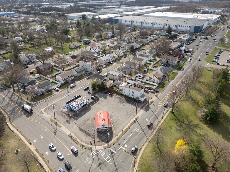 More Photos Of 735 E Hazelwood Ave, Rahway Freestanding For Sale