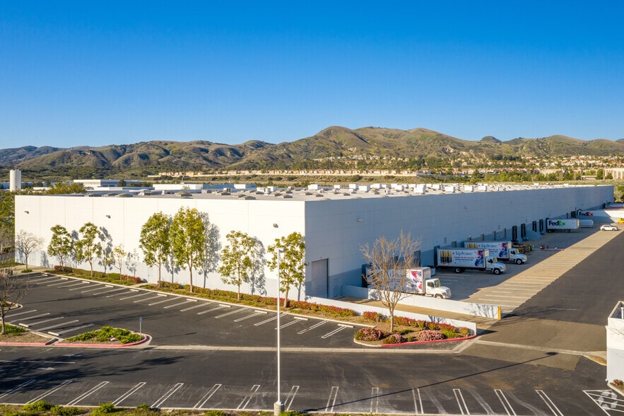 More Photos Of 25892-25902 Towne Centre Dr, Foothill Ranch Manufacturing For Lease