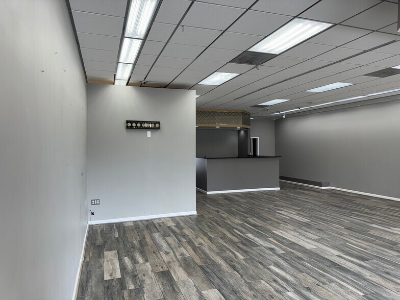 More Photos Of 2020 N Telegraph Rd, Dearborn Storefront For Lease