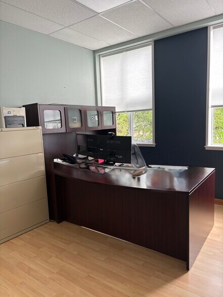 More Photos Of 2602 N Proctor St, Tacoma Office For Lease