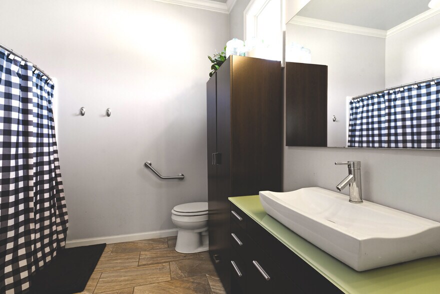 More Photos Of 690 Main St, Vintondale Loft Creative Space For Sale