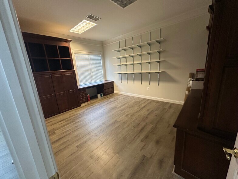 More Photos Of 10405 Old Alabama Connector Rd, Alpharetta Medical For Lease