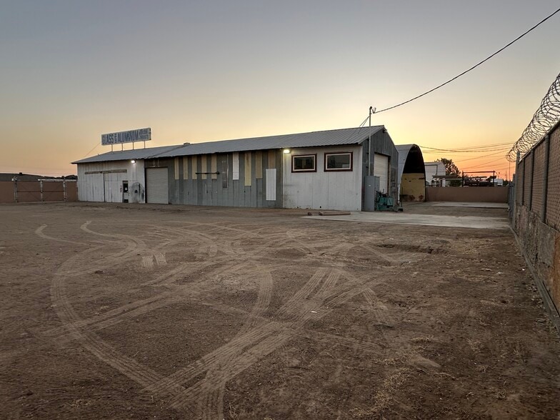 More Photos Of 220-222 Kentucky St, Bakersfield Warehouse For Lease