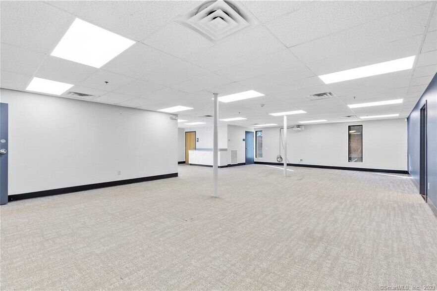 More Photos Of 192 Westbrook Rd, Essex Office For Sale