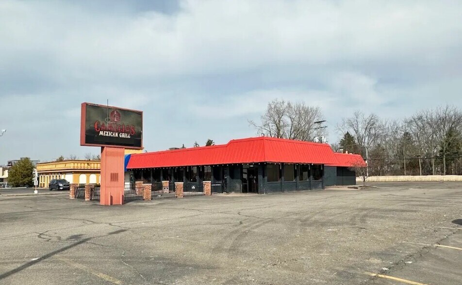 Primary Photo Of 28990-29104 Orchard Lake Rd, Farmington Hills Restaurant For Lease