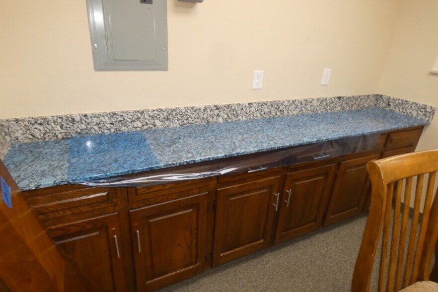 More Photos Of 2101 NW Ferris Ave, Lawton Office For Sale
