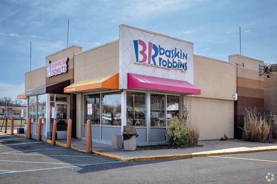 More Photos Of 264-350 Middle Country Rd, Coram Unknown For Lease