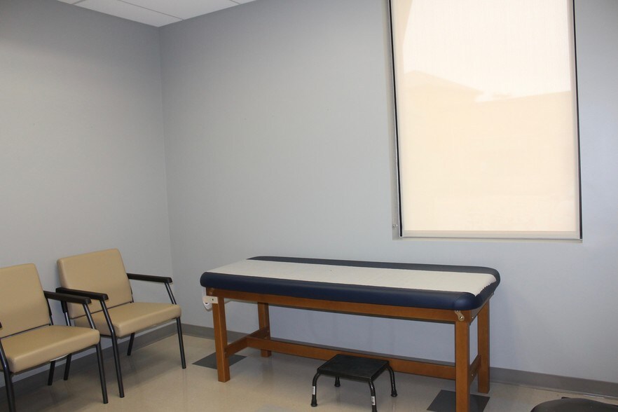 More Photos Of 10423 State Highway 151, San Antonio Medical For Lease