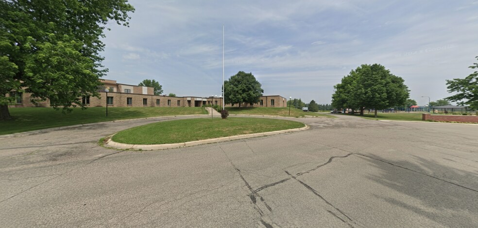 More Photos Of 425 N Badger St, Caledonia Healthcare For Sale
