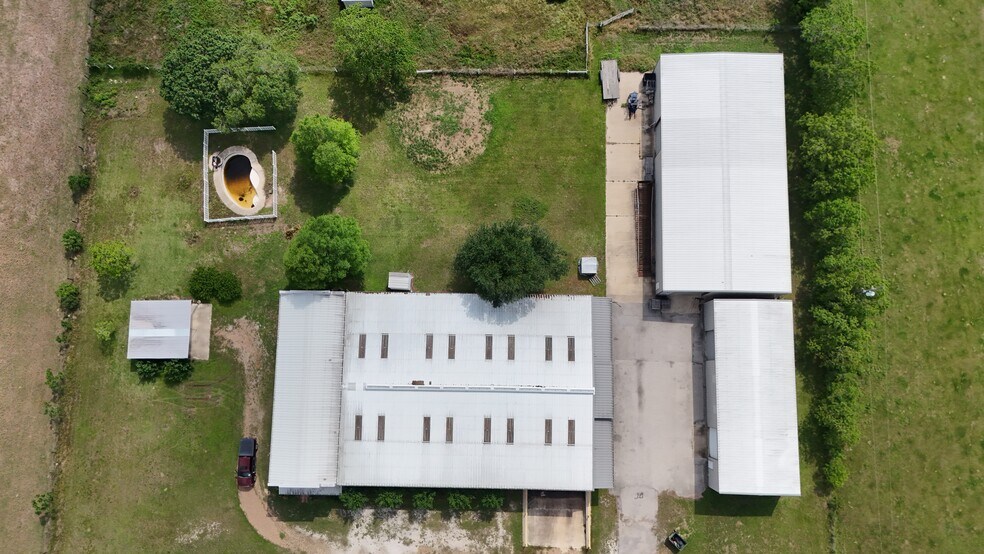 More Photos Of 2893 FM 1094 Rd, Sealy Warehouse For Sale