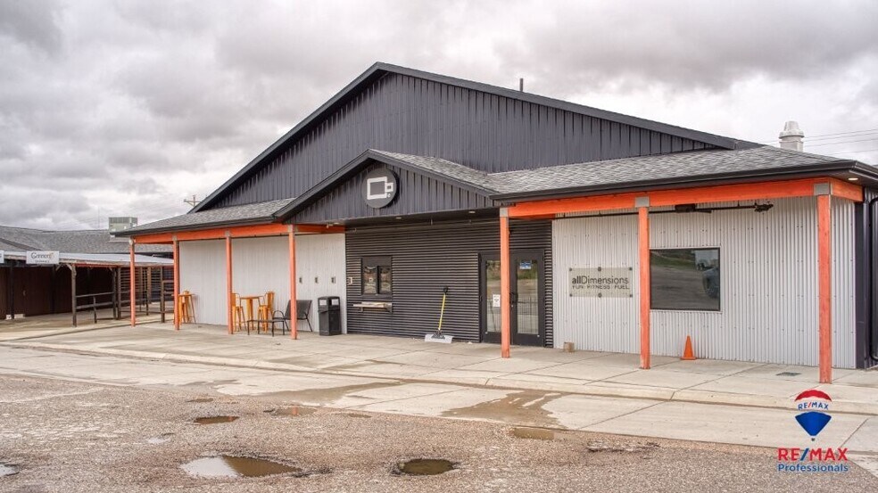 More Photos Of 5201 S Douglas Hwy, Gillette Bar For Sale