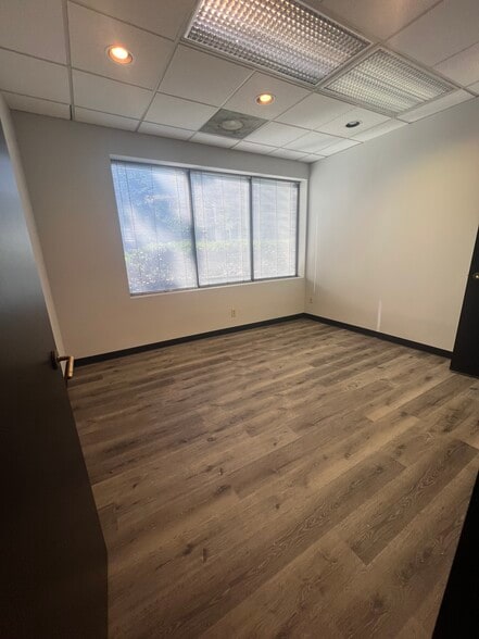 More Photos Of 2255 Cumberland Pky SE, Atlanta Business Park For Lease