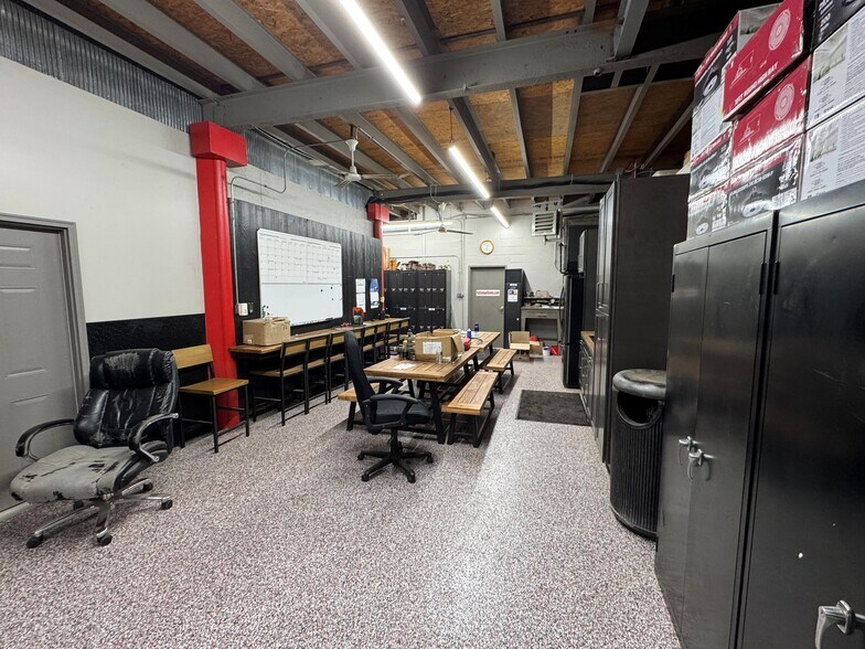 More Photos Of 5 W Epler Ave, Indianapolis Light Manufacturing For Sale