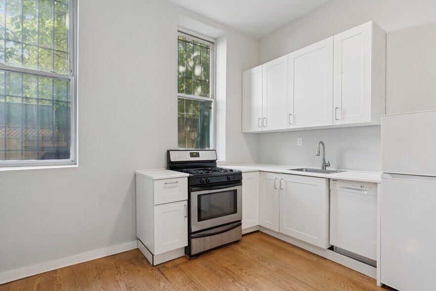 More Photos Of 293 Tompkins Ave, Brooklyn Apartments For Sale