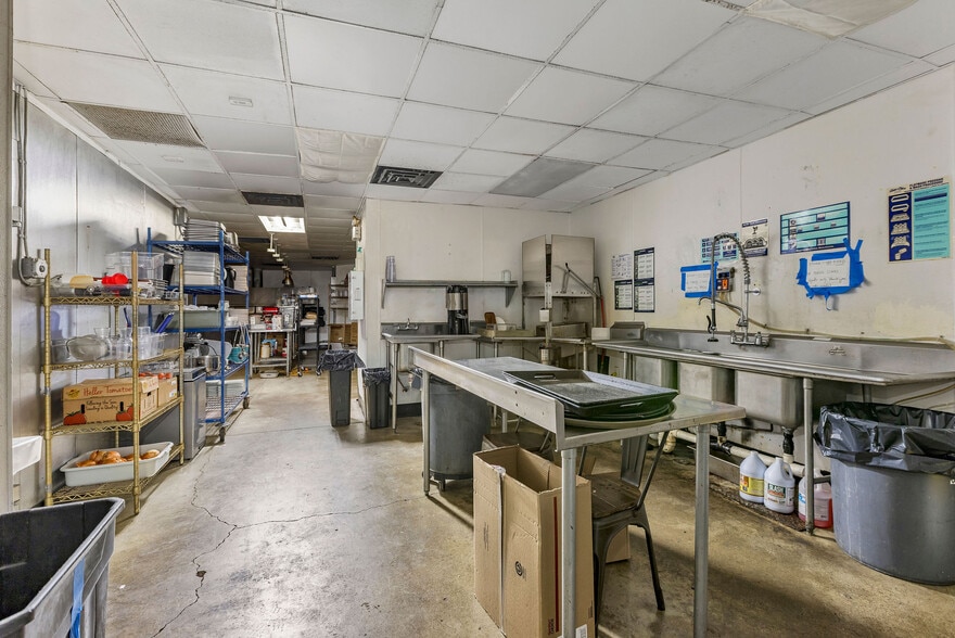 More Photos Of 2235 Bauer Rd, Batavia Unknown For Lease