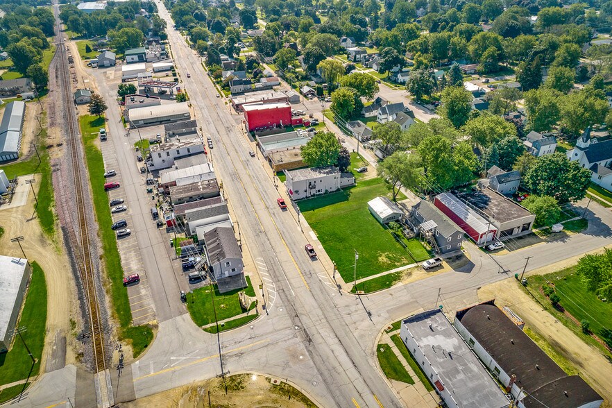 More Photos Of 518 W Main St, Kirkland Freestanding For Sale