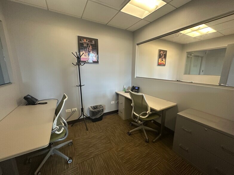 More Photos Of 111 N Wabash Ave, Chicago Office For Lease