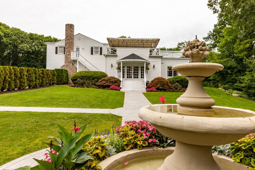 More Photos Of , Brookfield Unknown For Sale