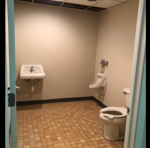 More Photos Of 35468 Groesbeck Hwy, Clinton Township Warehouse For Lease