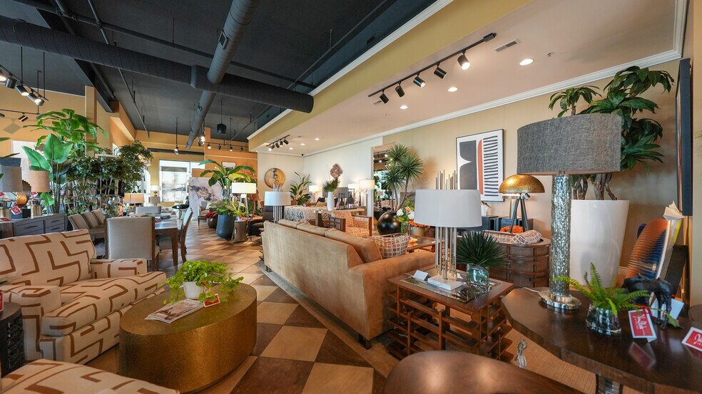 More Photos Of 2265 Bagnell Dam Blvd, Lake Ozark Office For Sale