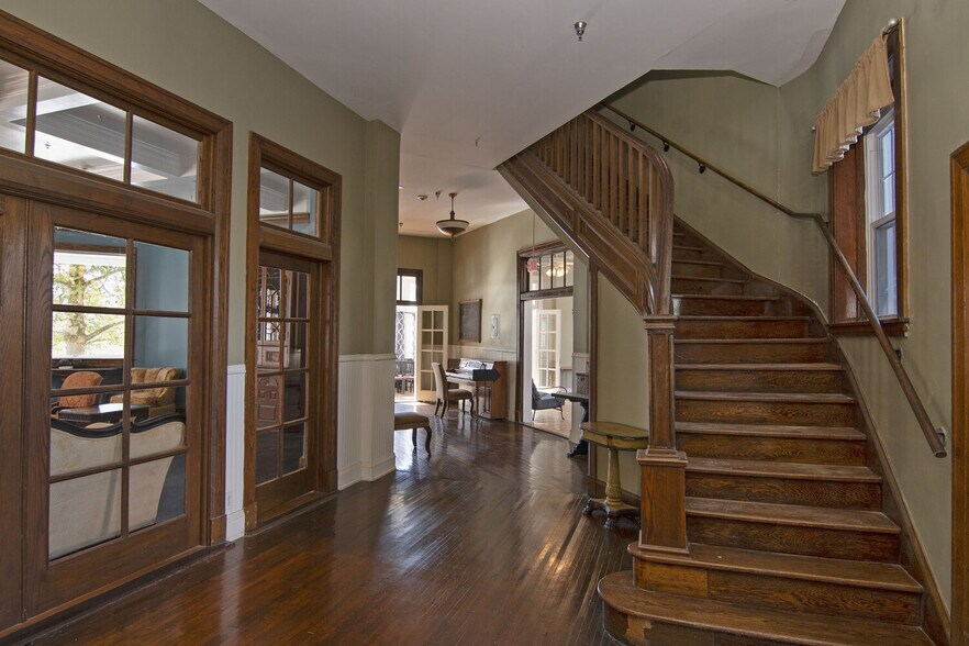 More Photos Of 158 Academy Lane Dr, Pence Springs Hotel For Sale