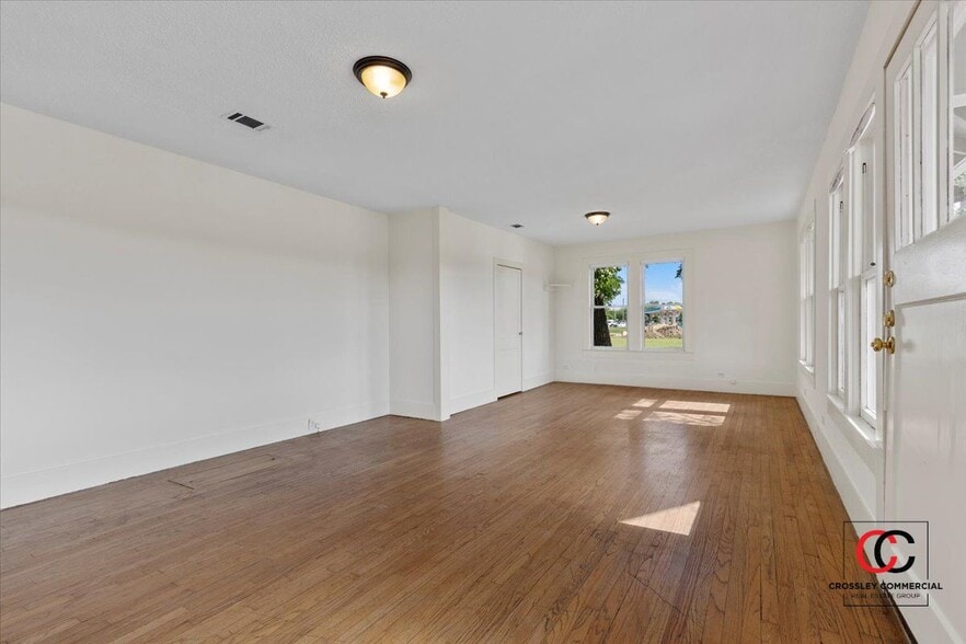 More Photos Of 205 S FM 1660, Hutto Office Residential For Sale