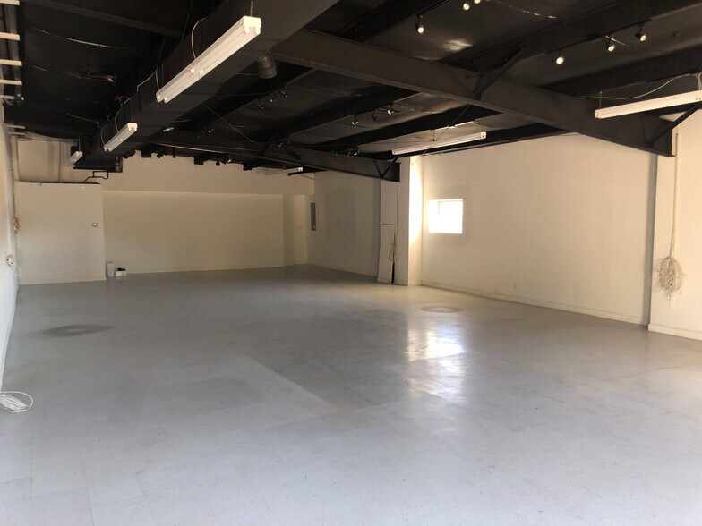 More Photos Of 2016 N Westwood Blvd, Poplar Bluff Freestanding For Sale