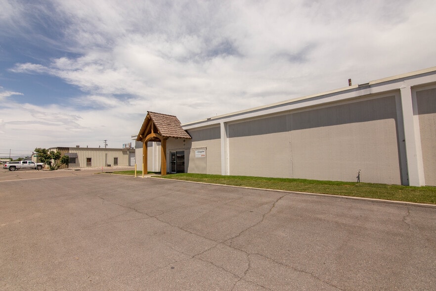 More Photos Of 745 S 100 E, Provo Light Manufacturing For Sale