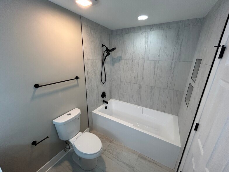 More Photos Of 5644 S Prairie Ave, Chicago Apartments For Sale