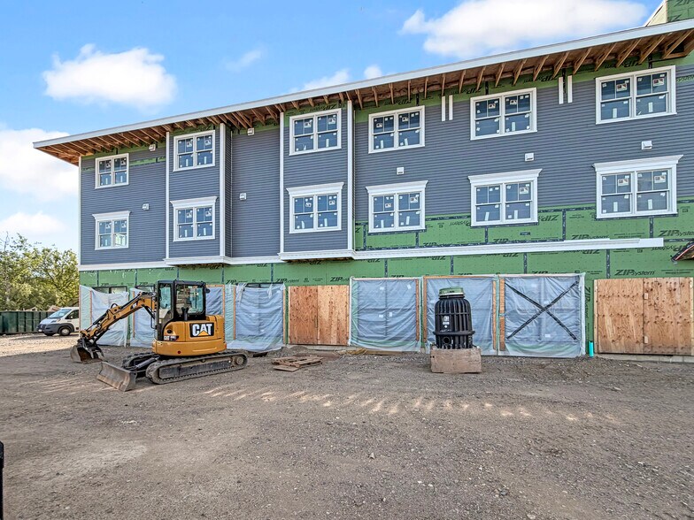 More Photos Of 3 Newburyport Tpke, Newbury Apartments For Lease