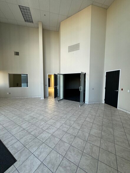 More Photos Of 2057 E Maule Ave, Las Vegas Warehouse For Lease