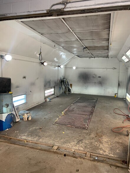 More Photos Of 438-440 Main St, East Hartford Auto Repair For Sale