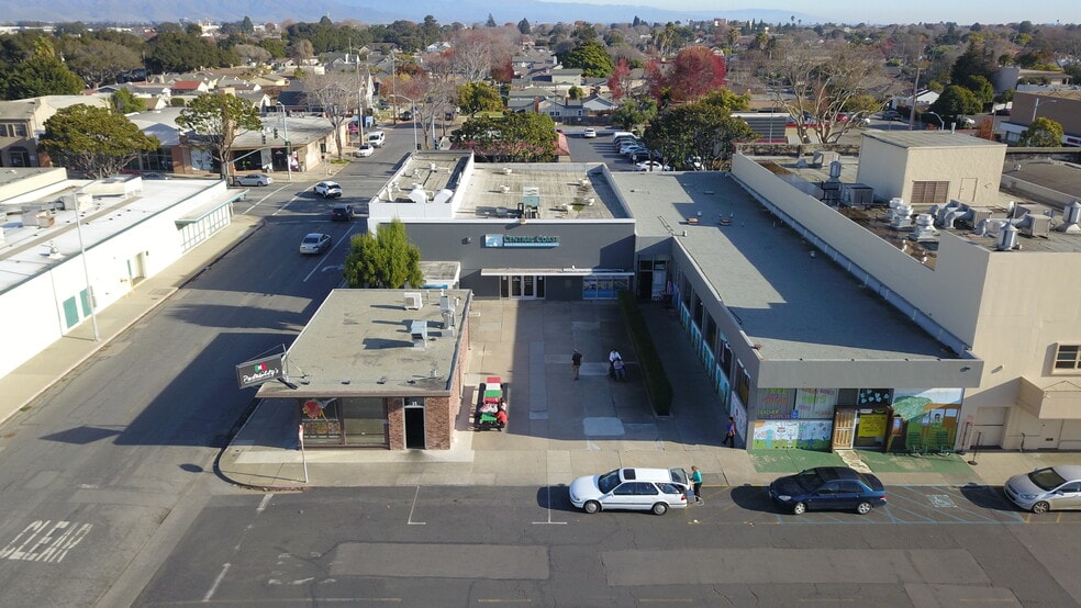 Primary Photo Of 908 1/2 S Main St, Salinas Storefront For Lease