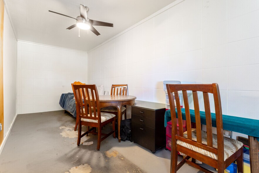 More Photos Of 9826 Columbus Ave, North Hills Multifamily For Sale