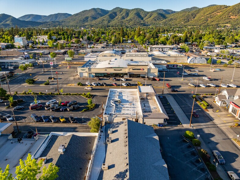 More Photos Of 239 SE G St, Grants Pass General Retail For Sale