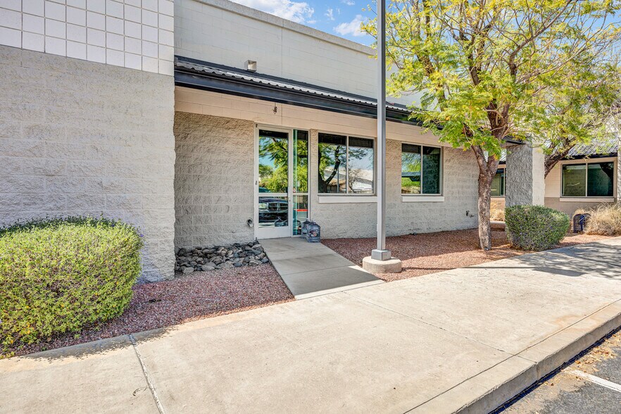 More Photos Of 15276 W Brookside Ln, Surprise Medical For Lease