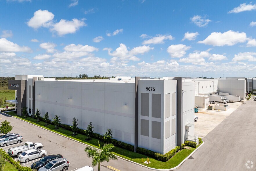 More Photos Of 9675 NW 174th St, Hialeah Industrial For Lease