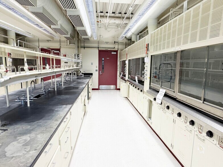More Photos Of 2600 Hilltop Dr, Richmond Research And Development For Lease