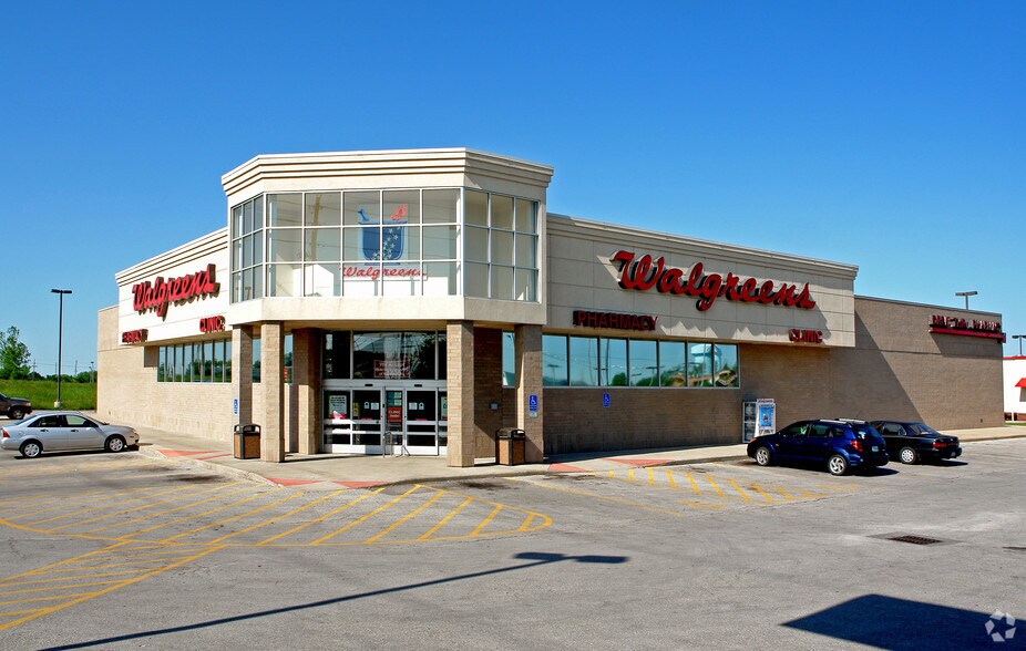 Primary Photo Of 1400 E North Ave, Belton Drugstore For Lease