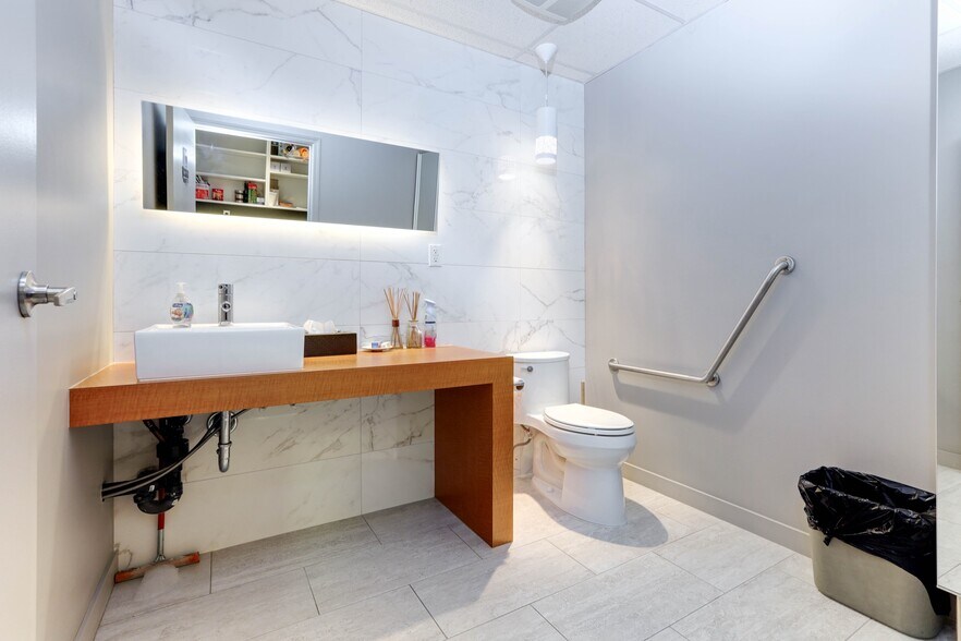 More Photos Of 8600 Cambie Rd, Richmond Office For Sale