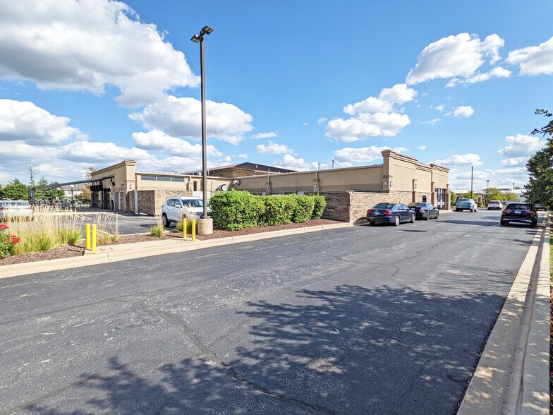 More Photos Of 1015-1023 Brook Forest Ave, Joliet Storefront For Lease