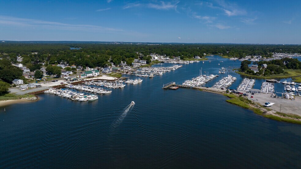 More Photos Of 36 Bay Ave, Warwick Specialty For Sale