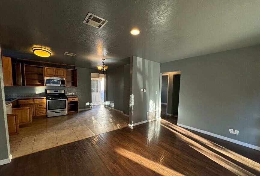 More Photos Of 8837 Tilden Ave, Panorama City Multifamily For Sale