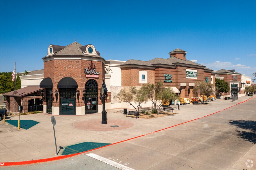 More Photos Of 205 E FM 544 Hwy, Murphy Unknown For Lease