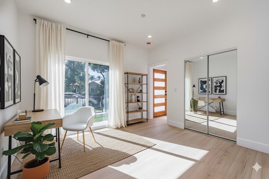 More Photos Of 5209 W 20th St, Los Angeles Multifamily For Sale