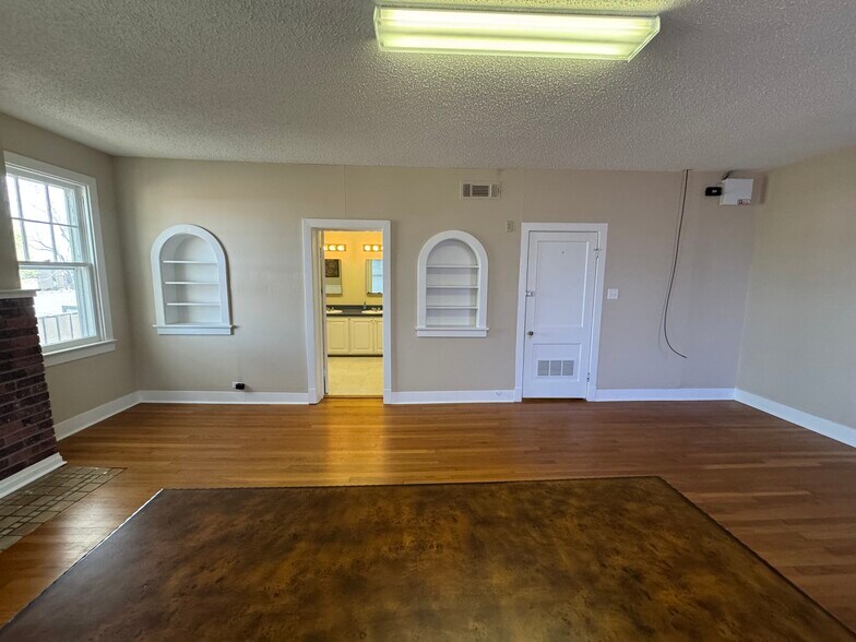 More Photos Of 436 S Fannin Ave, Tyler Office Residential For Sale