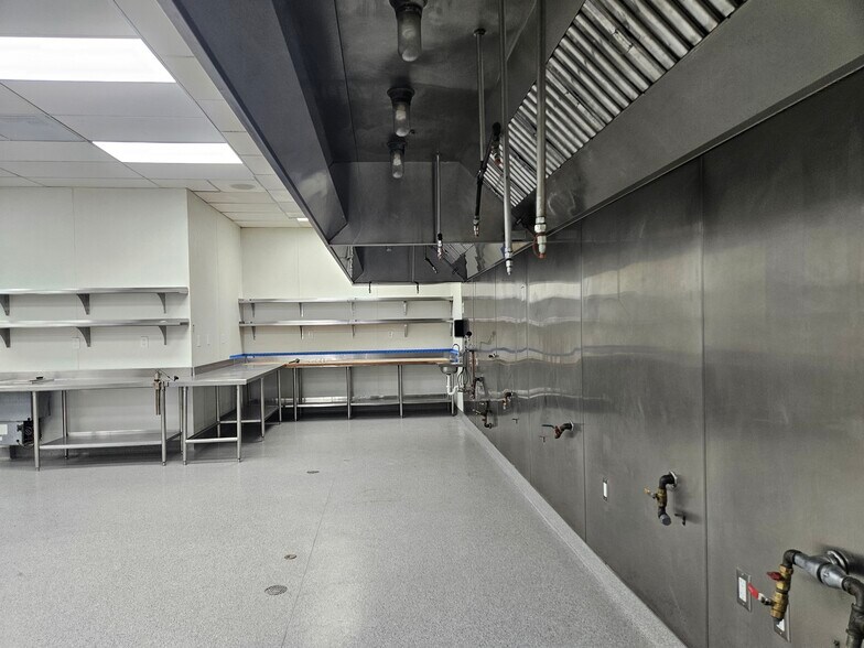 More Photos Of 6403 Foothill Blvd, Oakland Restaurant For Lease