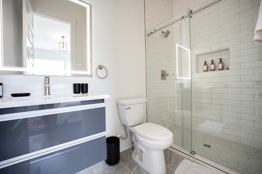 More Photos Of 614 W Iris Dr, Nashville Apartments For Sale