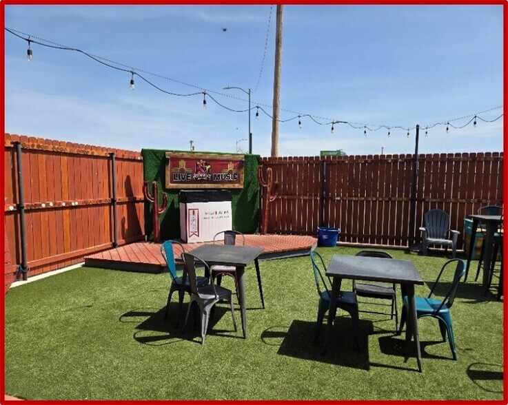 More Photos Of 1013 W 2nd St, Portales Bar For Sale
