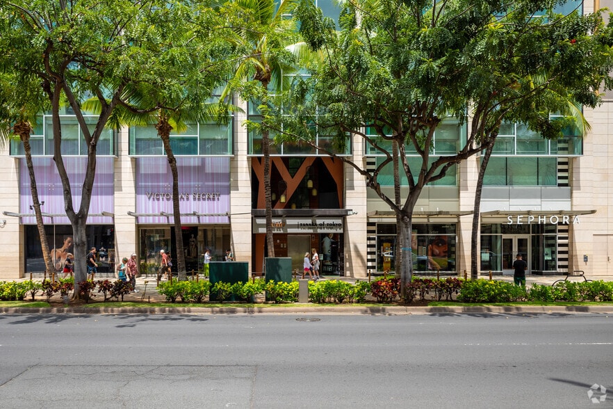 More Photos Of 2250 Kalakaua Ave, Honolulu Restaurant For Lease